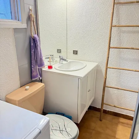 Holiday home Mazet Tres Calme, Dans La Colline, 10 Mins A Pied Le Lavandou